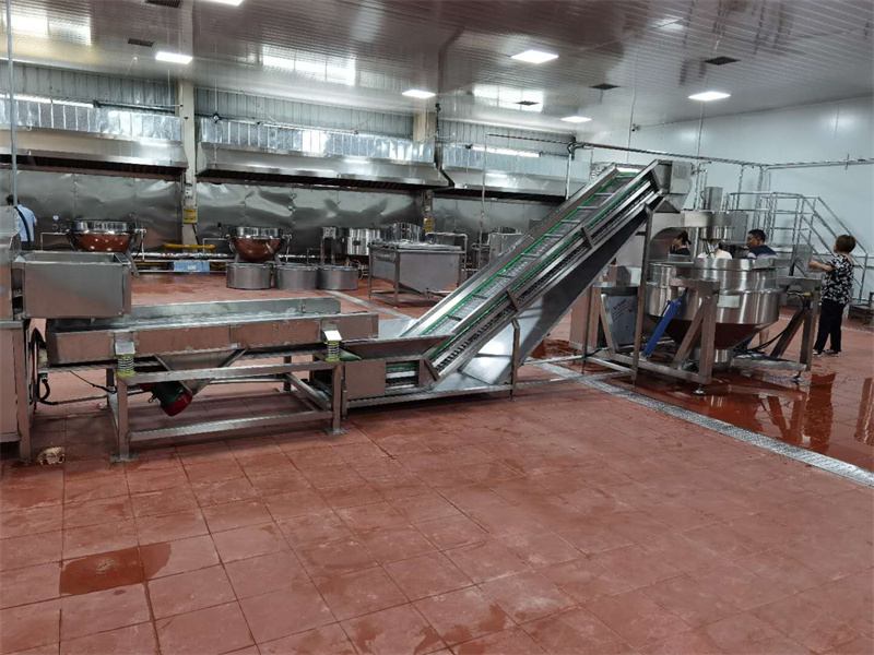 螺螄粉料包酸筍、酸豆角、木耳絲漂燙流水線